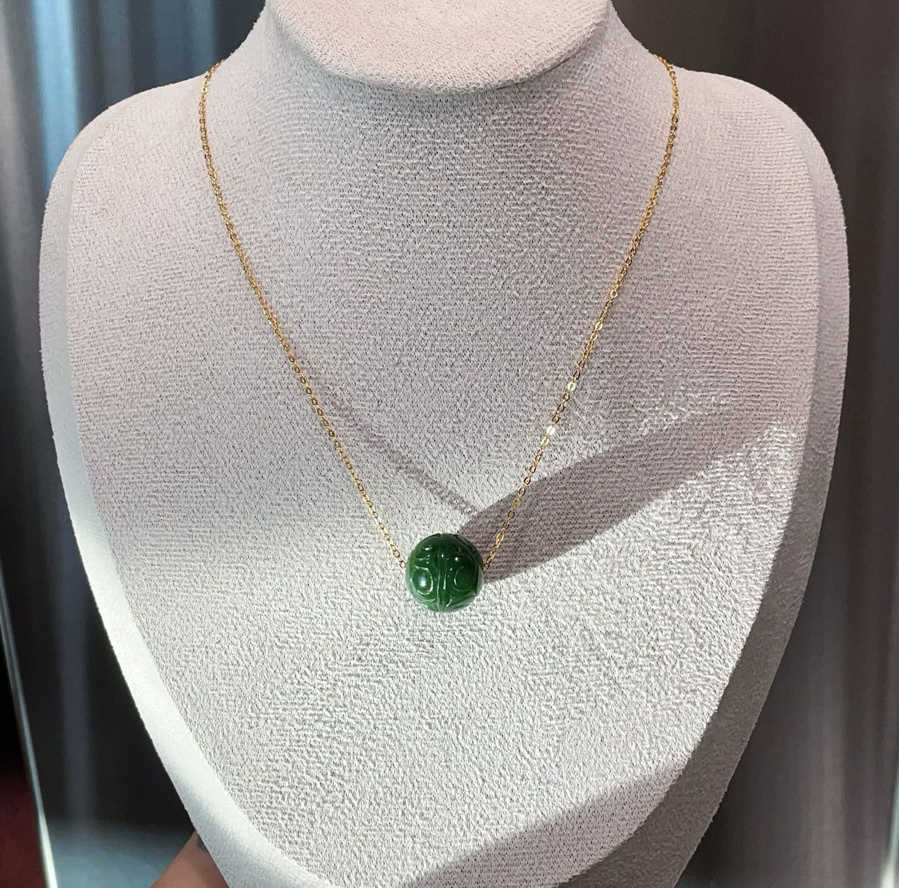 Natural Green Jade Carved Bead Necklace – Hand-Carved Round Jade Pendant with Gold Plated Chain