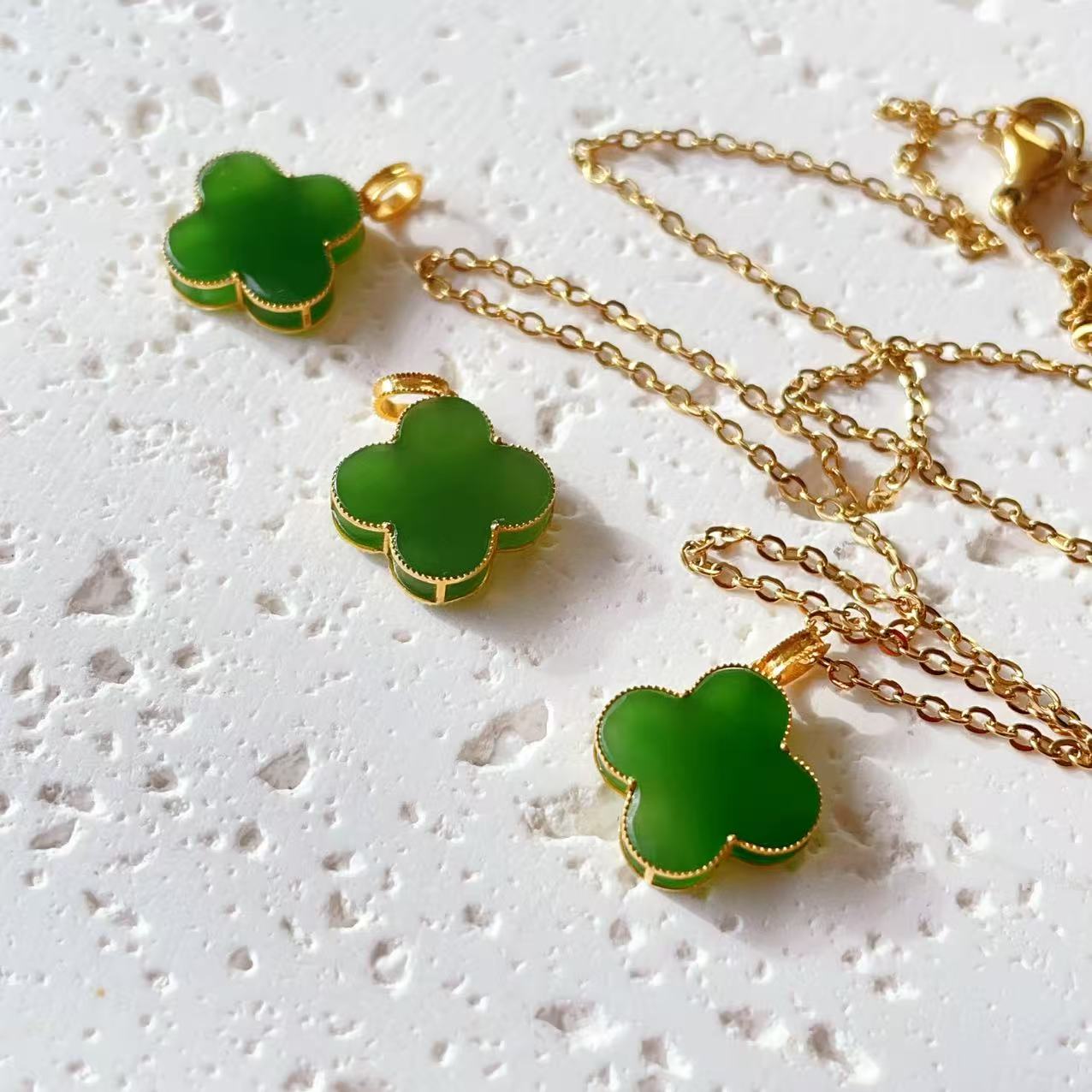 Certified Green Jade 18K Gold Clove Pendent, Nephrite Jade Pendent Necklace, Green Jade Jewelry
