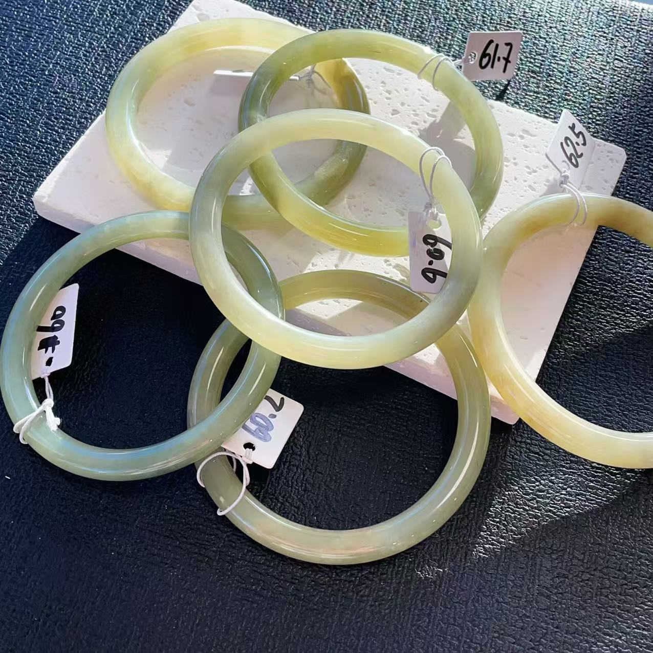 Natural Nephrite Jade Slim Bangle – Spring Water Green | Size 60–61