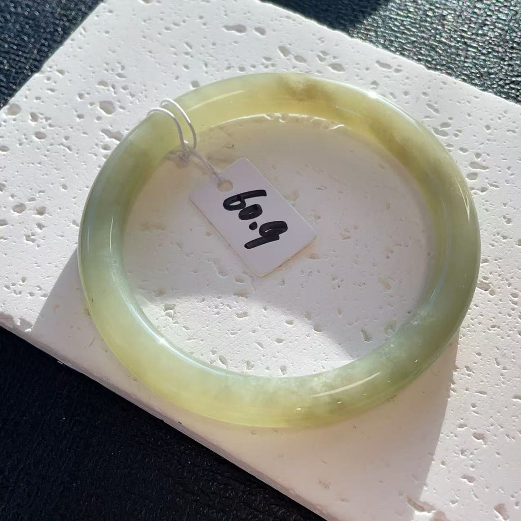 Natural Nephrite Jade Slim Bangle – Spring Water Green | Size 60–61