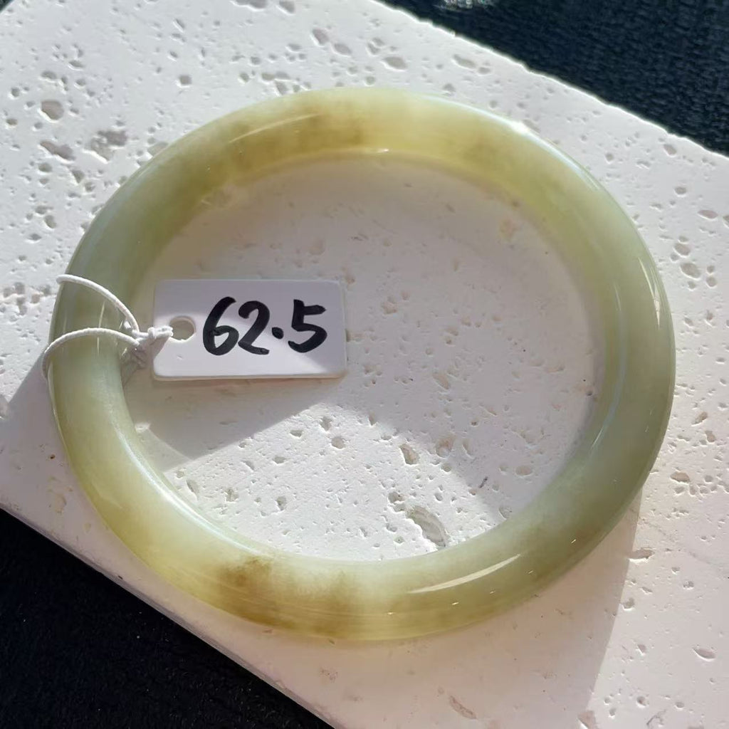 Natural Nephrite Jade Slim Bangle – Spring Water Green | Size 60–61