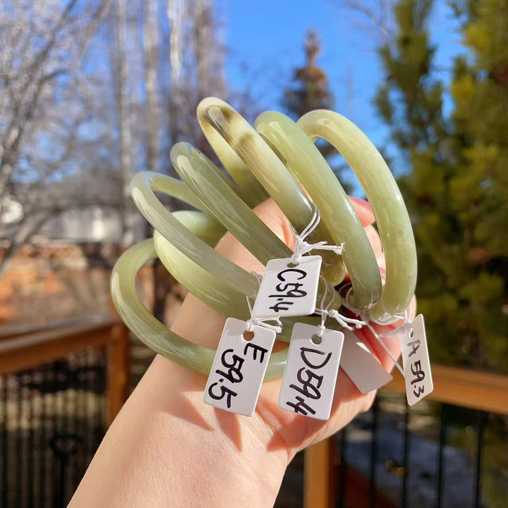 Natural Nephrite Jade Slim Bangle – Spring Water Green | Size 57–60