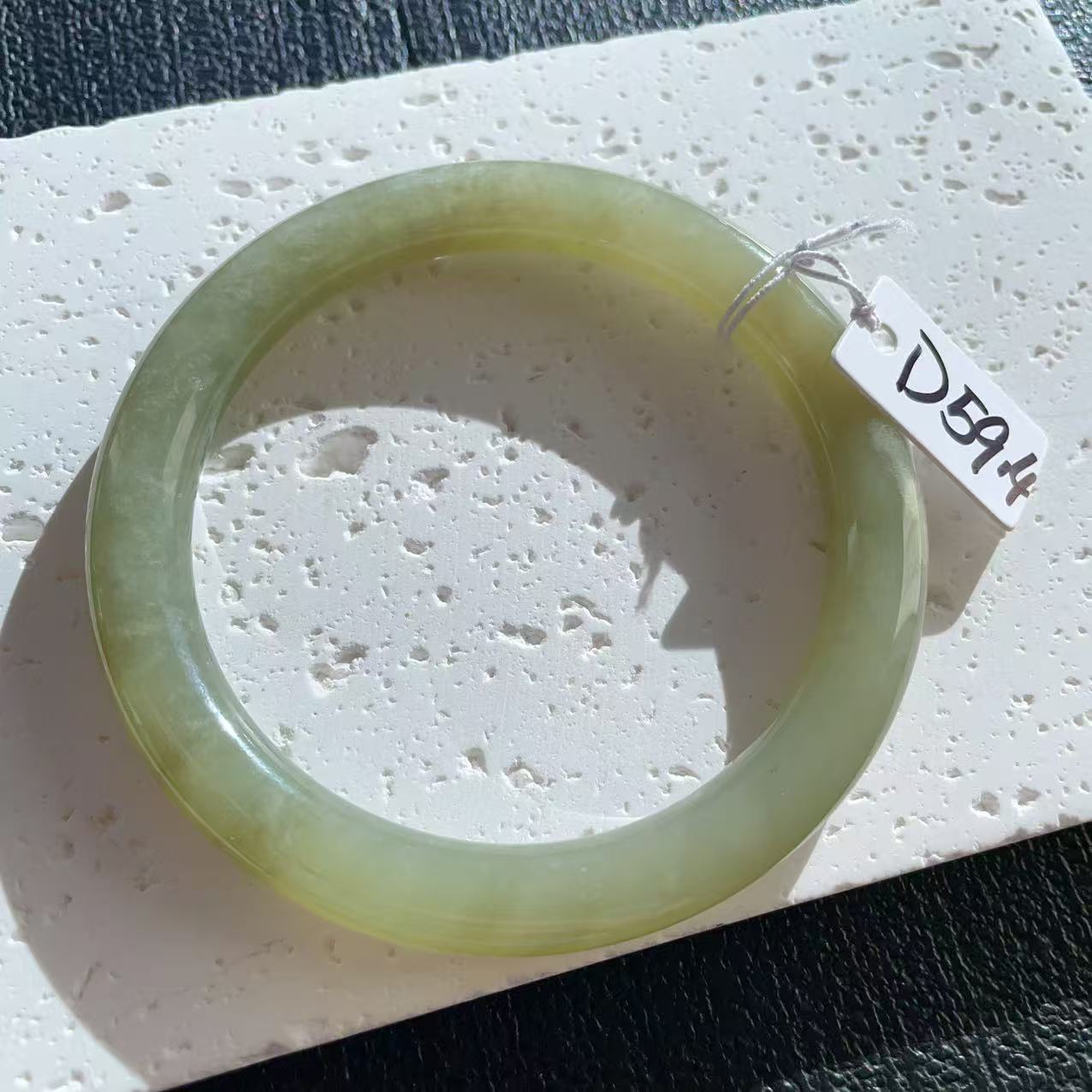Natural Nephrite Jade Slim Bangle – Spring Water Green | Size 57–60