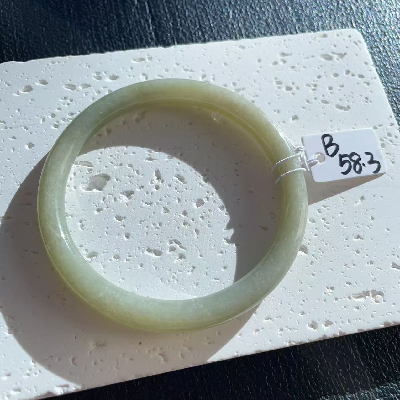 Natural Nephrite Jade Slim Bangle – Spring Water Green | Size 57–60