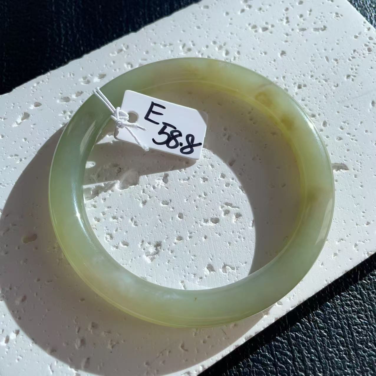 Natural Nephrite Jade Slim Bangle – Spring Water Green | Size 57–60