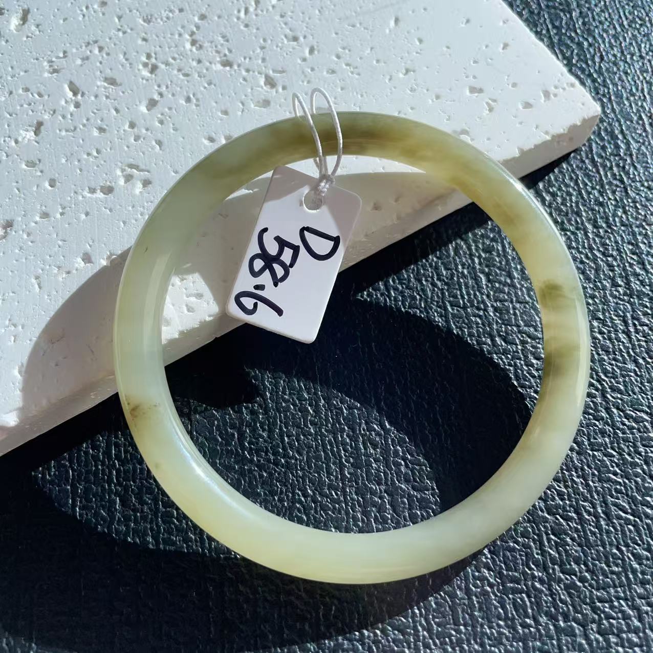 Natural Nephrite Jade Slim Bangle – Spring Water Green | Size 57–60