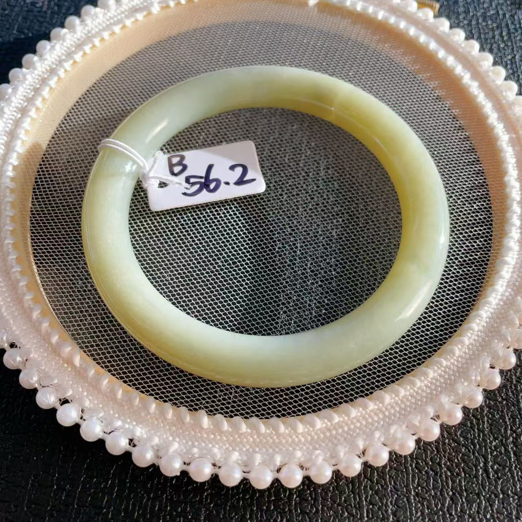 Natural Nephrite Jade Slim Bangle – Spring Water Green | Size 52–57