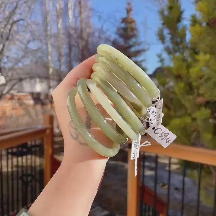 Natural Nephrite Jade Slim Bangle – Spring Water Green | Size 57–60