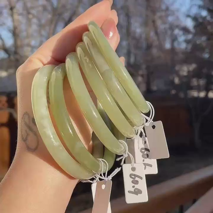 Natural Nephrite Jade Slim Bangle – Spring Water Green | Size 60–61