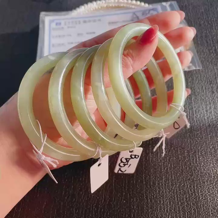 Natural Nephrite Jade Slim Bangle – Spring Water Green | Size 52–57